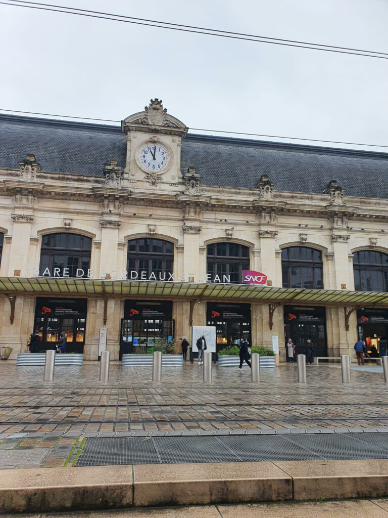 Gare Bordeaux Saint-Jean – prise en charge VTC et chauffeur privé